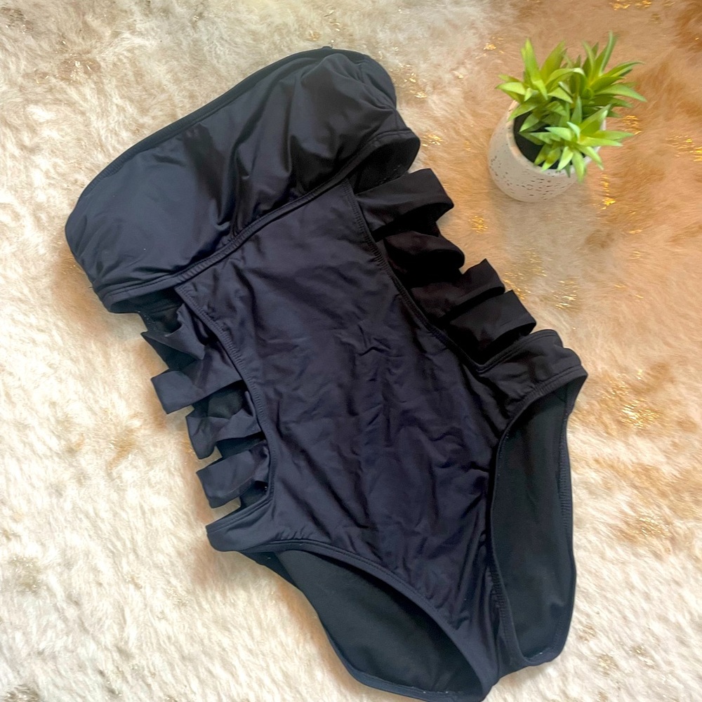 Kenneth Cole Reaction Sexy Black Suite in small